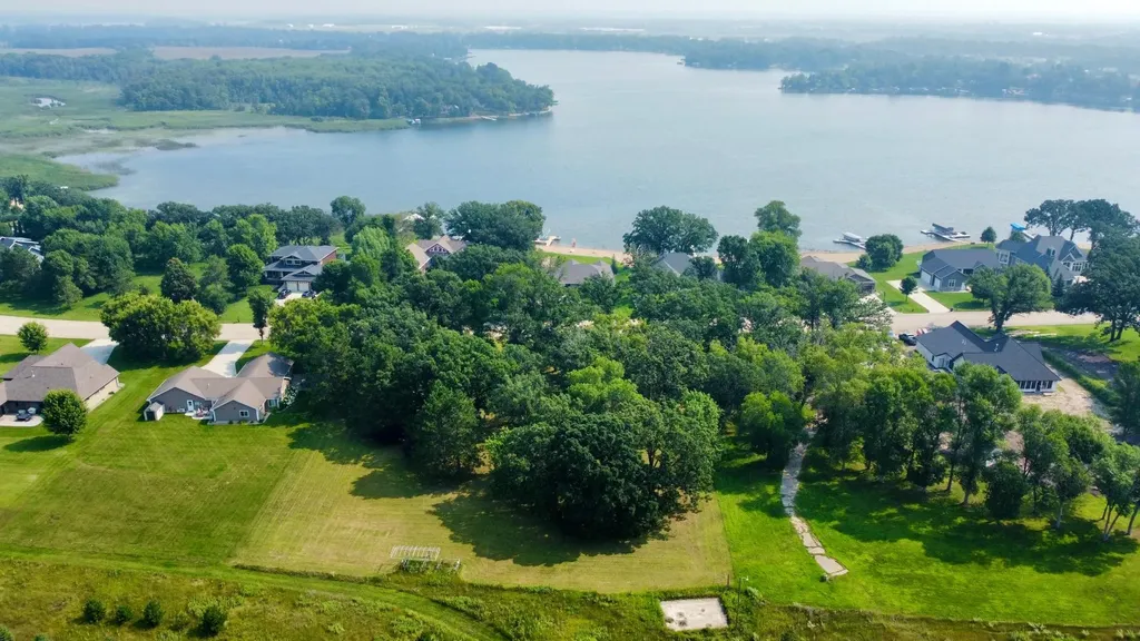 1476 Long Lake Drive Detroit Lakes MN 56501