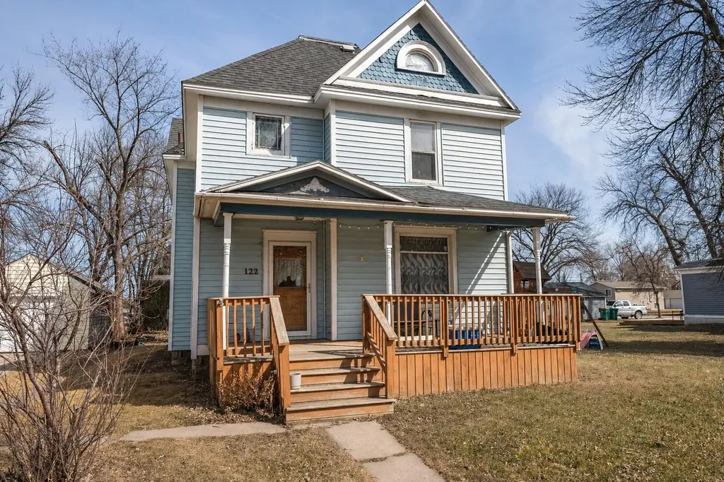 122 4th Avenue NE Mayville ND 58257