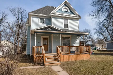 122 4th Avenue NE Mayville ND 58257