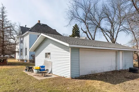 122 4th Avenue NE Mayville ND 58257
