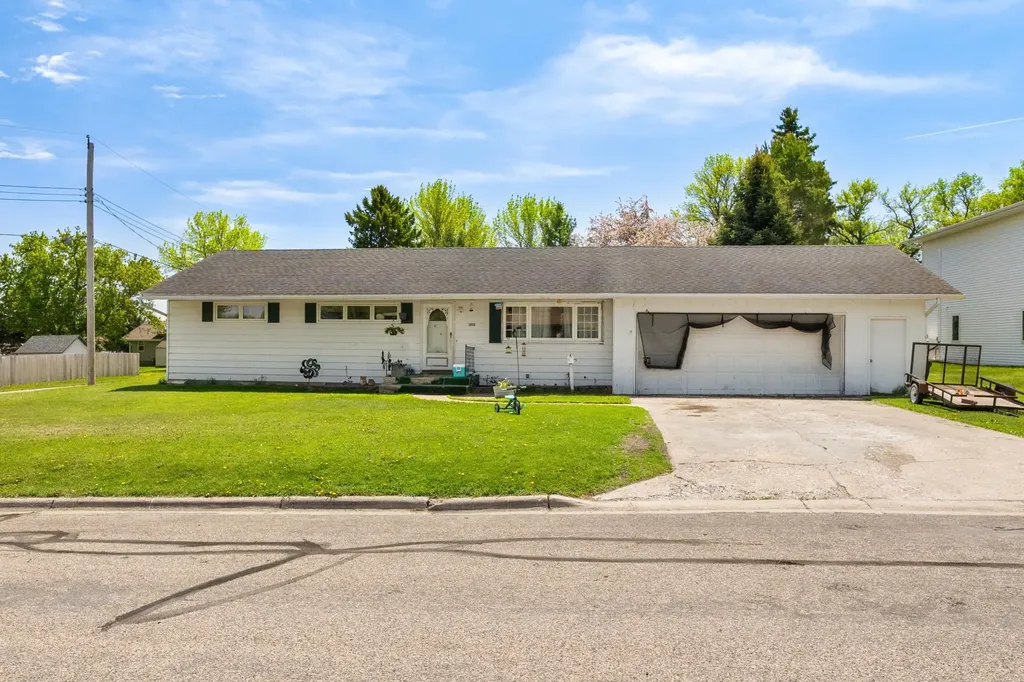 1009 8th Street Portland ND 58274