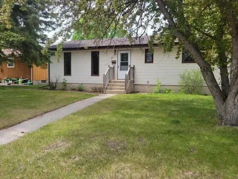 425 Spruce Avenue S Thief River Falls MN 56701