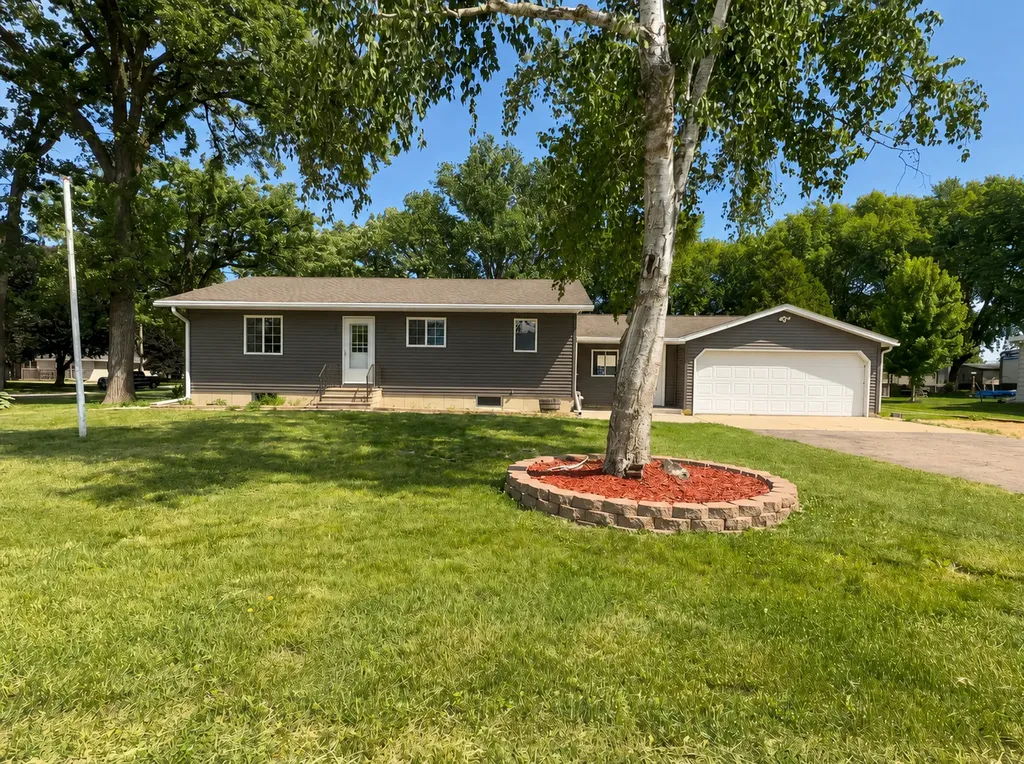 104 Oak Street W Rose Creek MN 55970