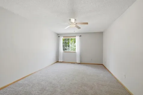 8426 Copperfield Way Inver Grove Heights MN 55076