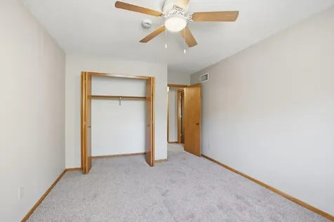 8426 Copperfield Way Inver Grove Heights MN 55076