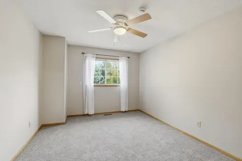 8426 Copperfield Way Inver Grove Heights MN 55076