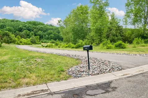 10371 Andrea Trail Inver Grove Heights MN 55077
