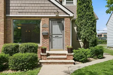 681 Wilder Street S Saint Paul MN 55116