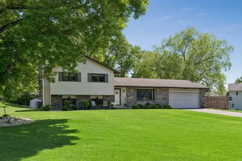10435 Buckingham Drive Eden Prairie MN 55347