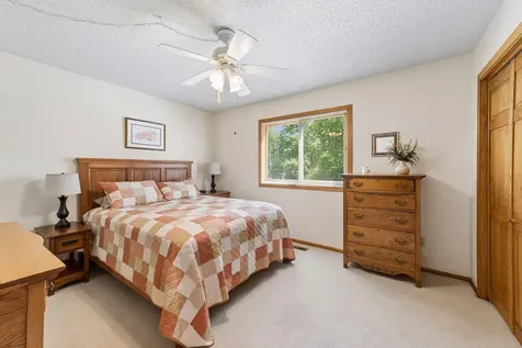 10435 Buckingham Drive Eden Prairie MN 55347