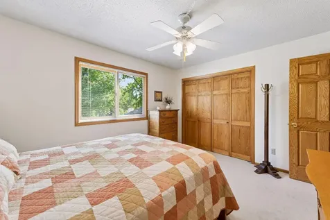 10435 Buckingham Drive Eden Prairie MN 55347