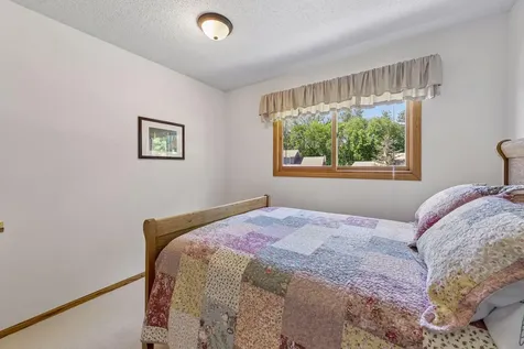 10435 Buckingham Drive Eden Prairie MN 55347
