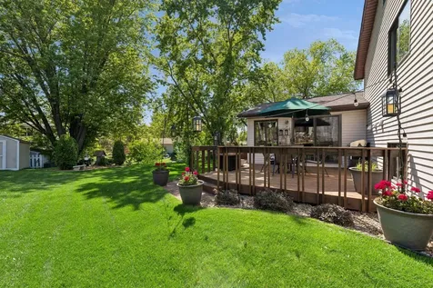 10435 Buckingham Drive Eden Prairie MN 55347