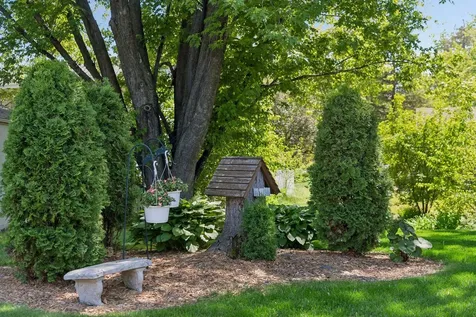 10435 Buckingham Drive Eden Prairie MN 55347