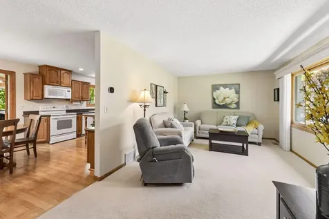 10435 Buckingham Drive Eden Prairie MN 55347