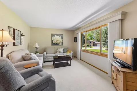 10435 Buckingham Drive Eden Prairie MN 55347