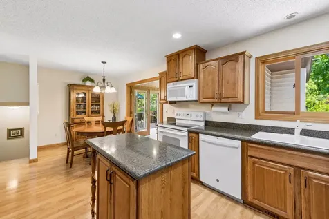 10435 Buckingham Drive Eden Prairie MN 55347