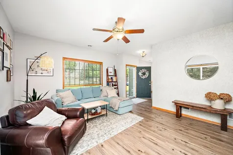 8000 Stratford Circle S Shakopee MN 55379