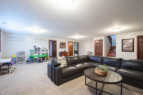 5467 47th Avenue S Fargo ND 58104