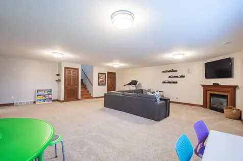 5467 47th Avenue S Fargo ND 58104