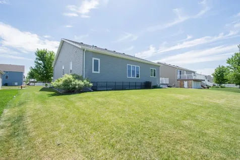 5467 47th Avenue S Fargo ND 58104