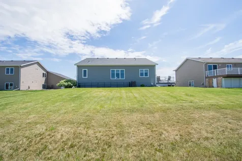 5467 47th Avenue S Fargo ND 58104