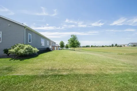 5467 47th Avenue S Fargo ND 58104