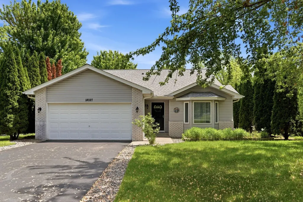 18027 Macon Street NW Elk River MN 55330