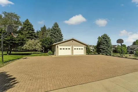 2537 Lisa Lane NE Rochester MN 55906