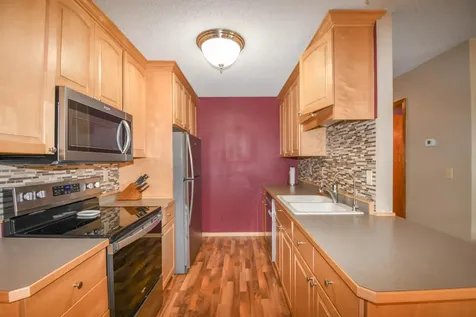 1513 28th Avenue S Fargo ND 58103