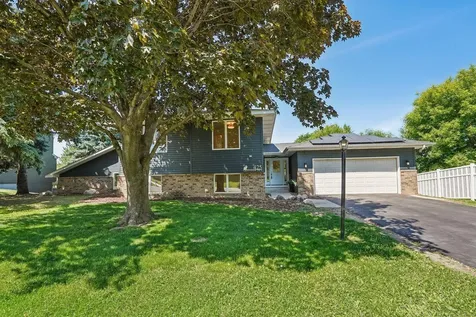 425 Crestview Drive S Maplewood MN 55119