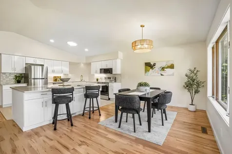 425 Crestview Drive S Maplewood MN 55119