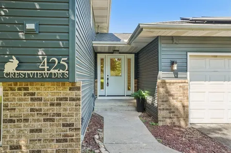 425 Crestview Drive S Maplewood MN 55119
