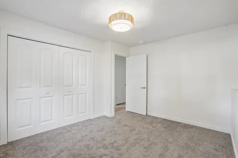 425 Crestview Drive S Maplewood MN 55119