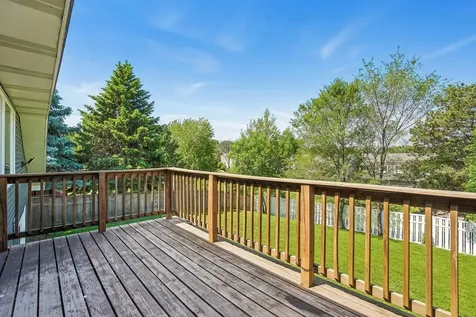 425 Crestview Drive S Maplewood MN 55119