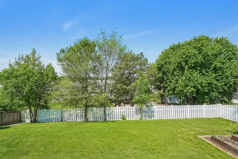 425 Crestview Drive S Maplewood MN 55119