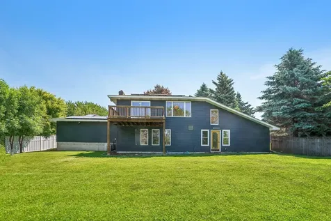 425 Crestview Drive S Maplewood MN 55119