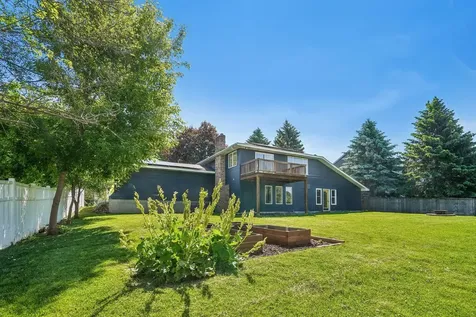 425 Crestview Drive S Maplewood MN 55119