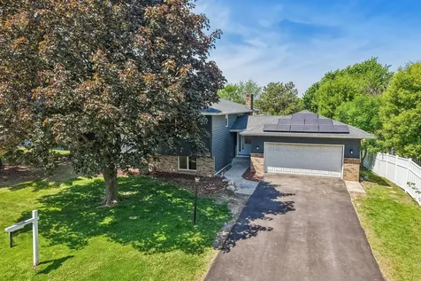 425 Crestview Drive S Maplewood MN 55119
