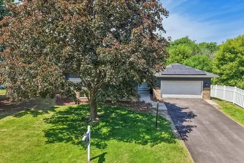 425 Crestview Drive S Maplewood MN 55119