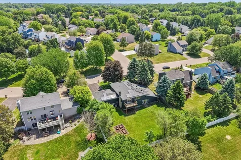 425 Crestview Drive S Maplewood MN 55119