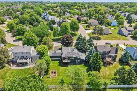 425 Crestview Drive S Maplewood MN 55119