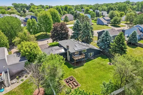425 Crestview Drive S Maplewood MN 55119
