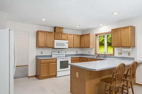 676 Falcon Ridge Road Woodbury MN 55125