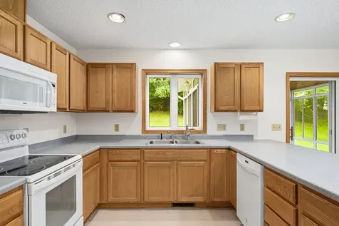 676 Falcon Ridge Road Woodbury MN 55125