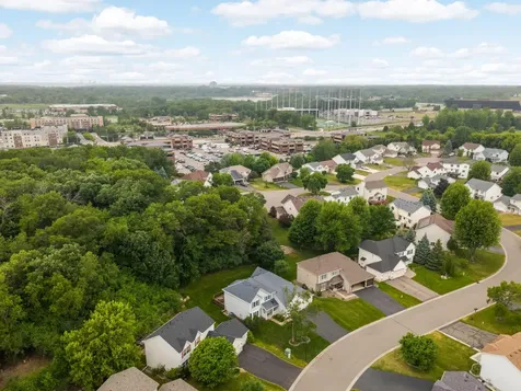 676 Falcon Ridge Road Woodbury MN 55125