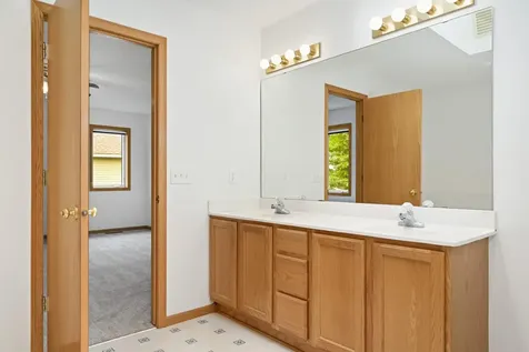 676 Falcon Ridge Road Woodbury MN 55125