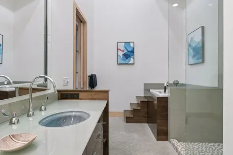 3225 W 38th Street Minneapolis MN 55410