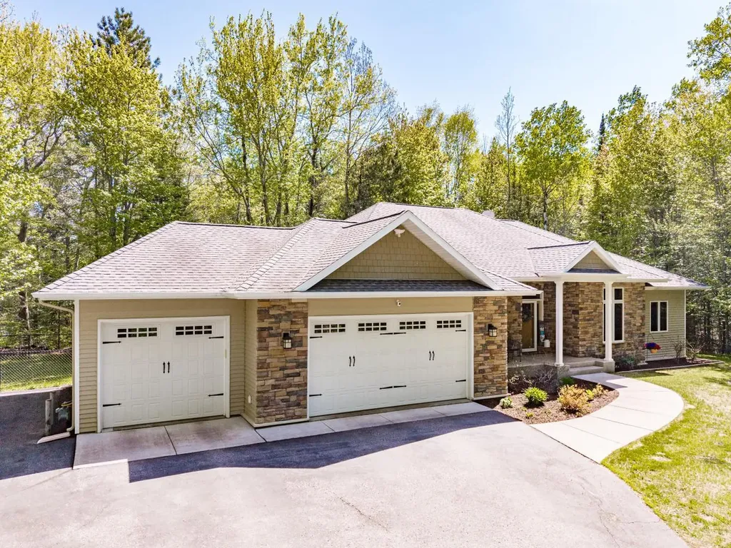 2605 Marcus Circle Cloquet MN 55720