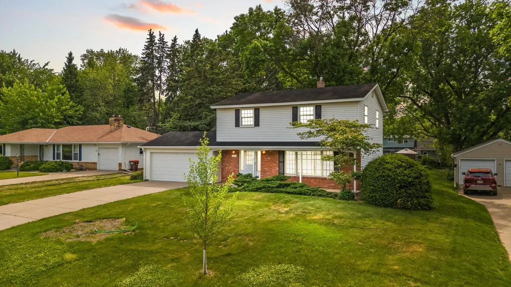 2195 Burr Street N Maplewood MN 55117